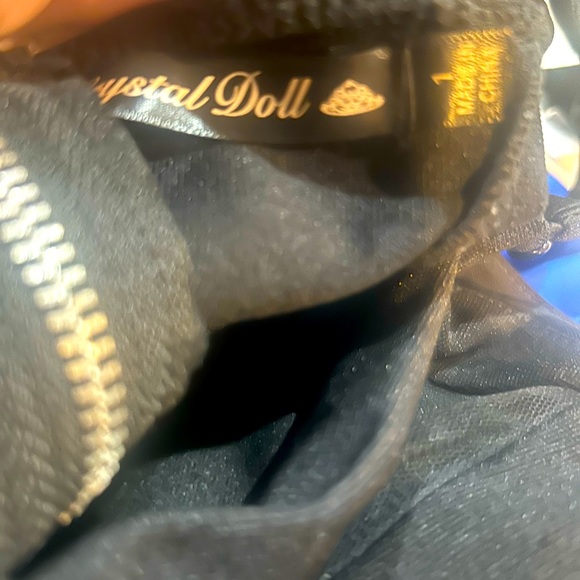 Size 1 homecoming/prom dress - Picture 3 of 3